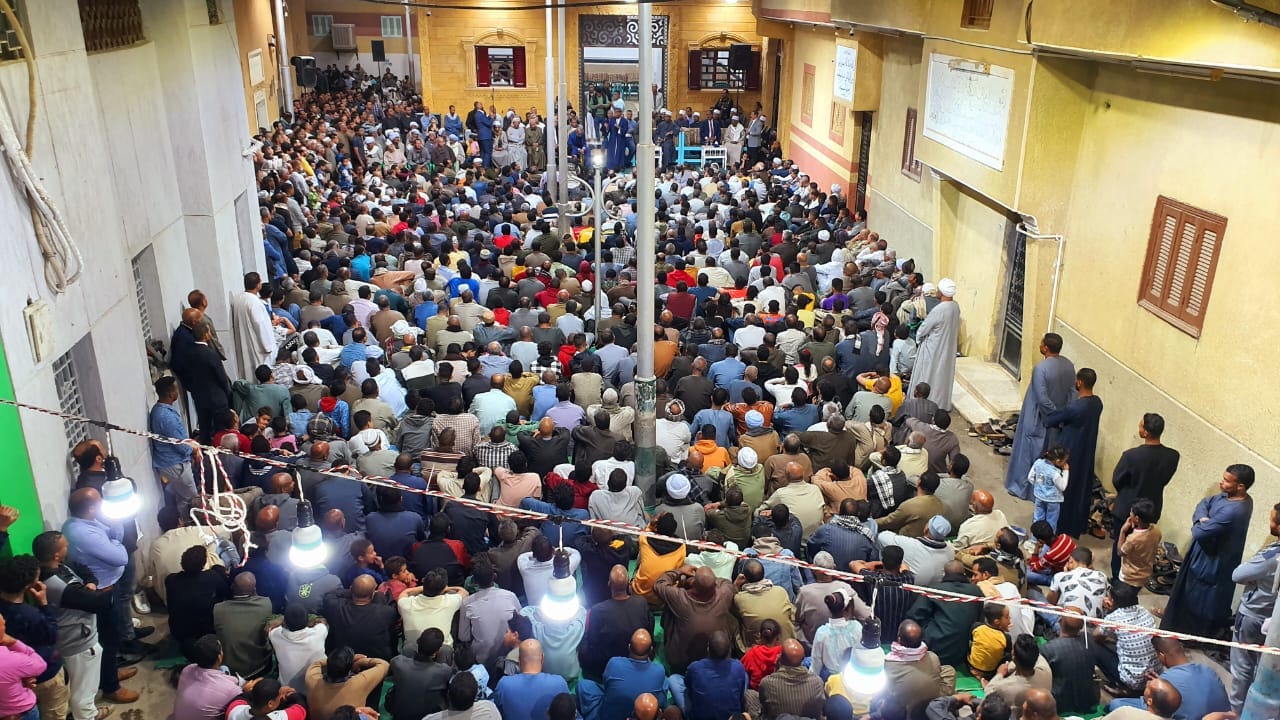 أمسية دينية على هامش حفل إفطار ساحة المرتضى بالأقصر أمسية دينية على هامش حفل إفطار ساحة المرتضى بالأقصر