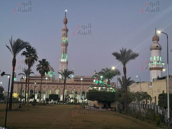مسجد-سيدي-عبد-الرحيم-القنائي-من-الخارج