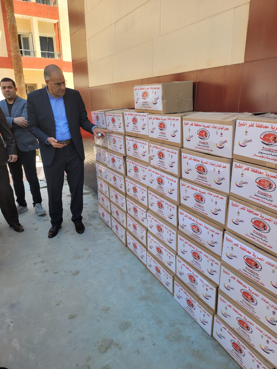 توزيع 3ألاف كرتونة للقبائل والعائلات المصرية