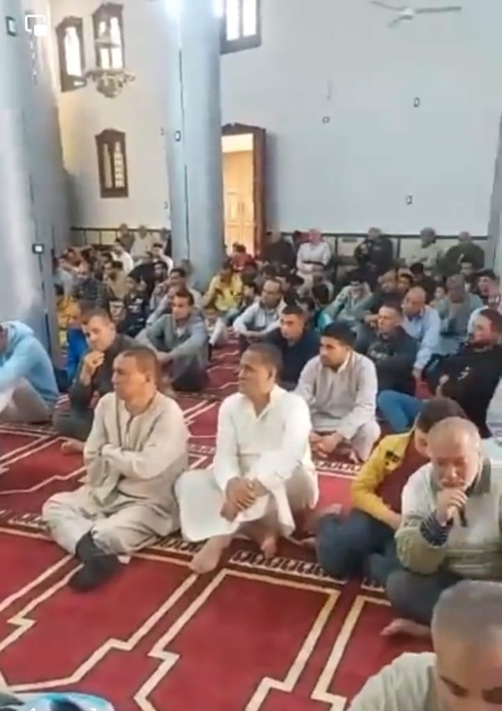 الحضور في افتتاح مسجد