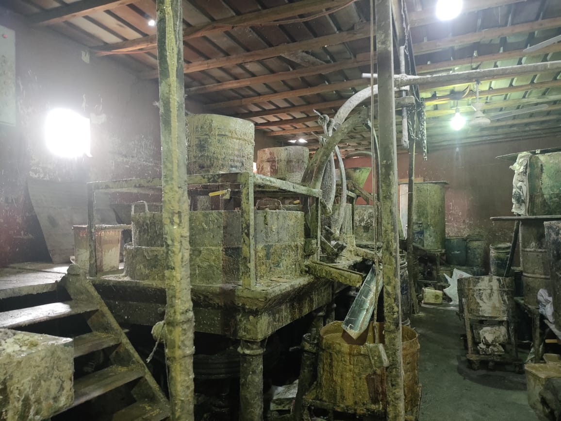 ضبط مصنع غير مرخص ينتج الطحينة من بودرة السيراميك فى الجيزة