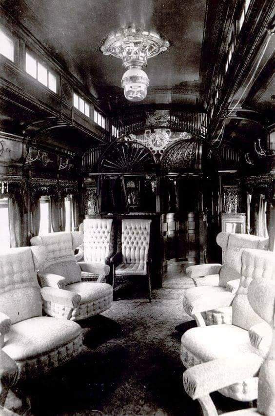 عربات قطار القاهرة اسكندرية في العصور الملكية