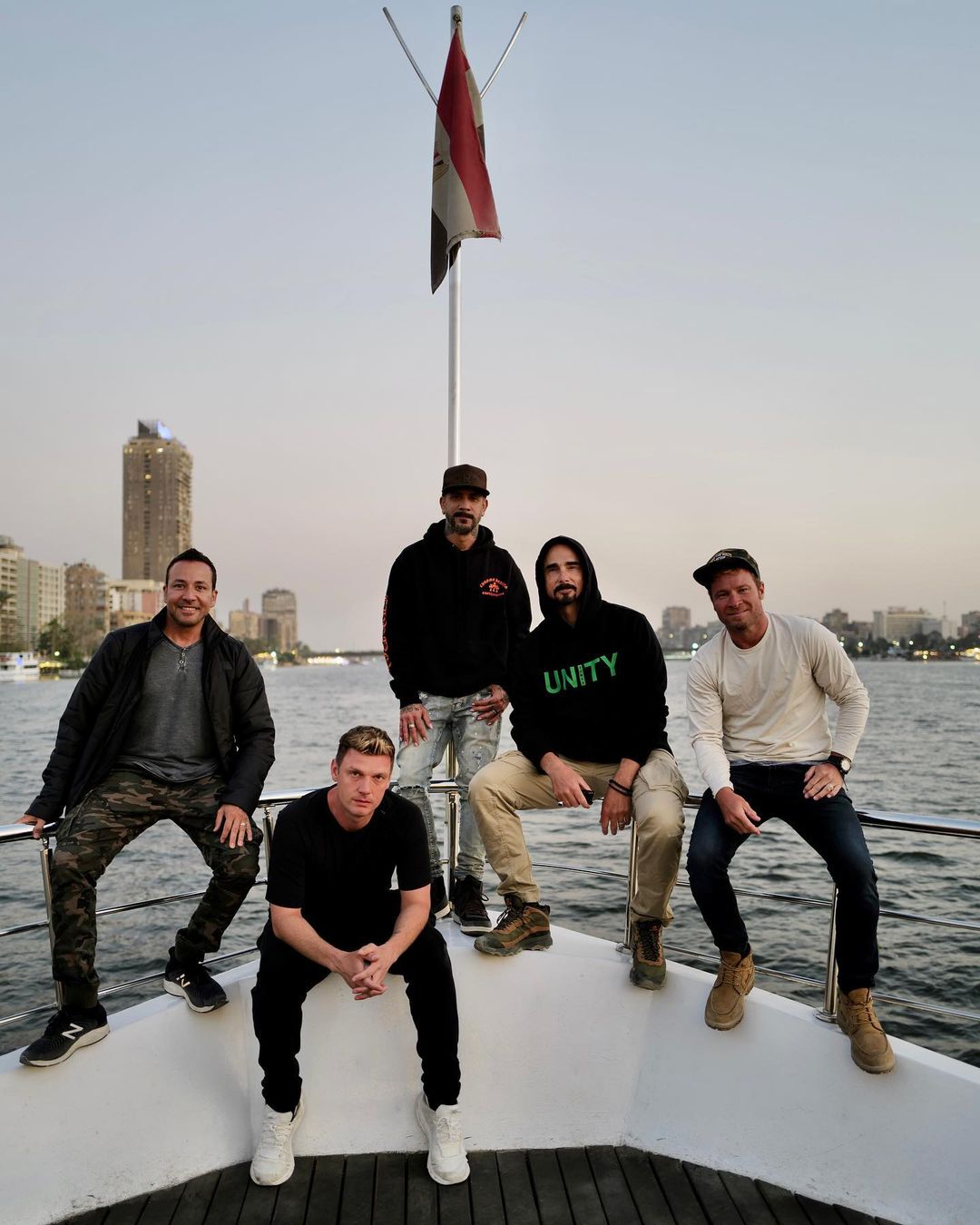 نجوم Backstreet Boys فى رحلة نيلية بالقاهرة