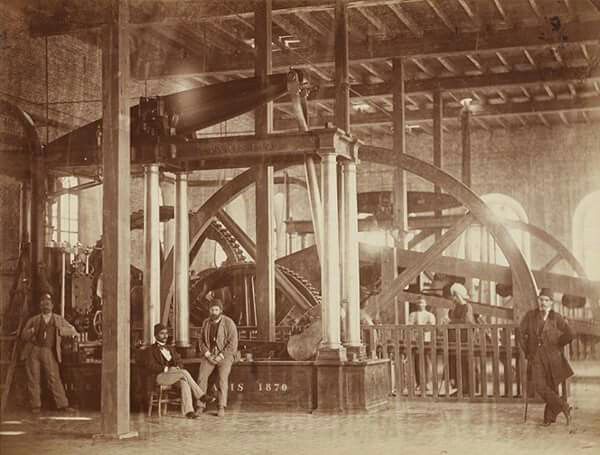 المهندسين المصريين داخل مصنع سكر أبو قرقاص، المنيا 1870