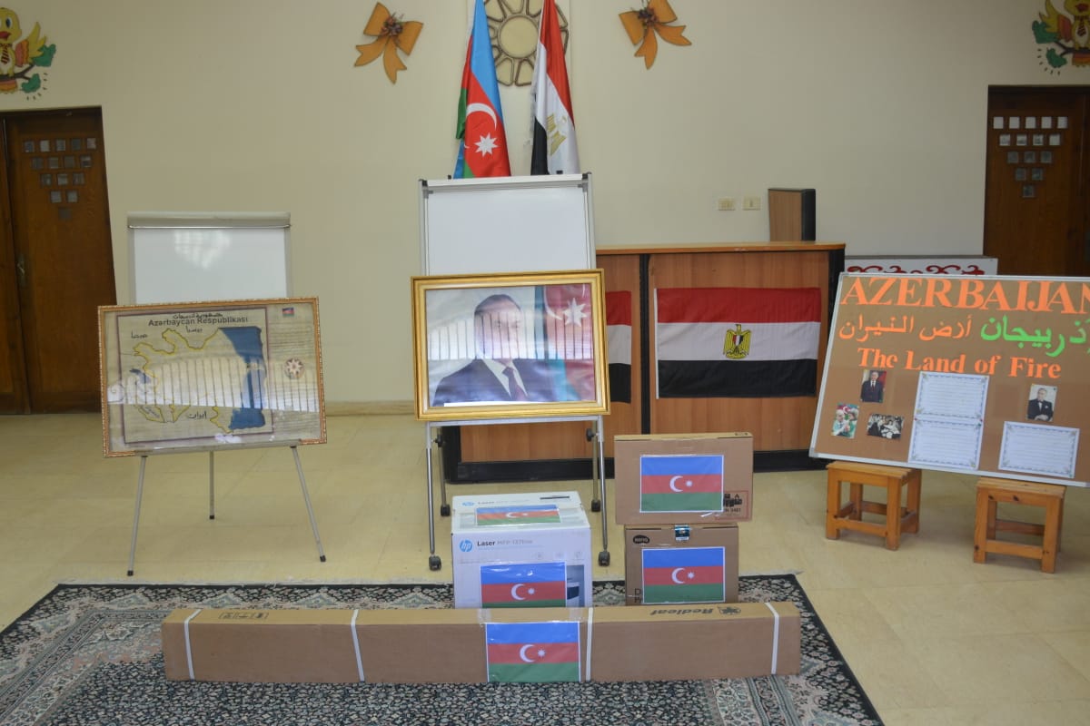 والي القليوبية يستقبل سفير أذربيجان لوضع إكليل من الزهور على النصب التذكاري لمؤسس الدولة في يوم عيد ميلاده (10)