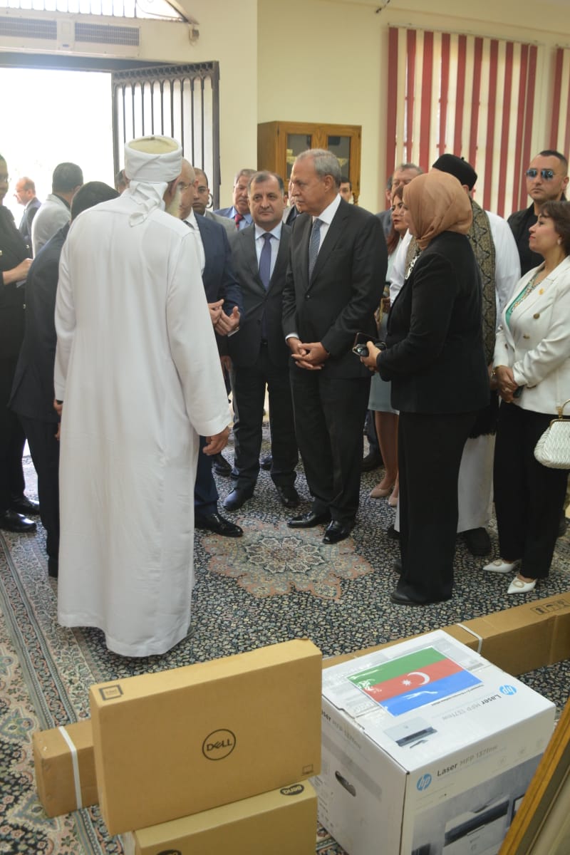 والي القليوبية يستقبل السفير الأذربايجاني لوضع إكليل من الزهور على النصب التذكاري لمؤسس الدولة في عيد ميلاده (2)