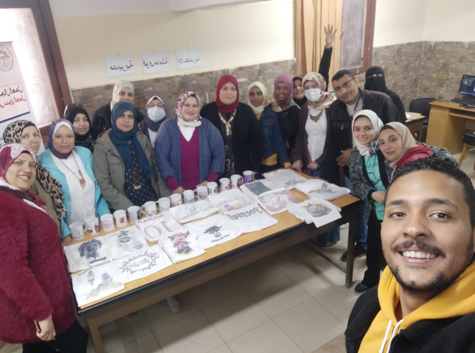 ختام برنامج تدريبى للسيدات المٌعيلات على مهنة الطباعة على المنسوجات بالأسكندرية  (3)
