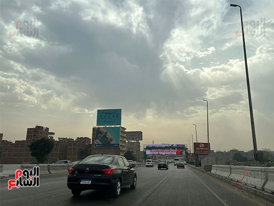 سقوط امطار خفيفة على طريق 26 يوليو (1)