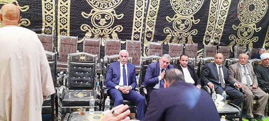 جمال علام يؤدي واجب العزاء (4)