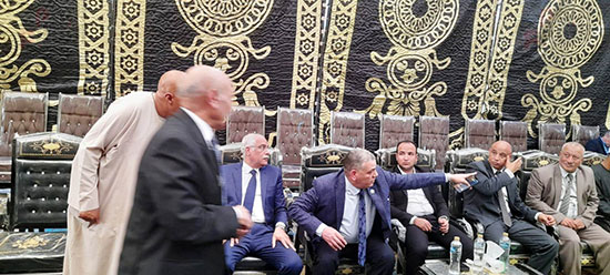 جمال علام يؤدي واجب العزاء (3)