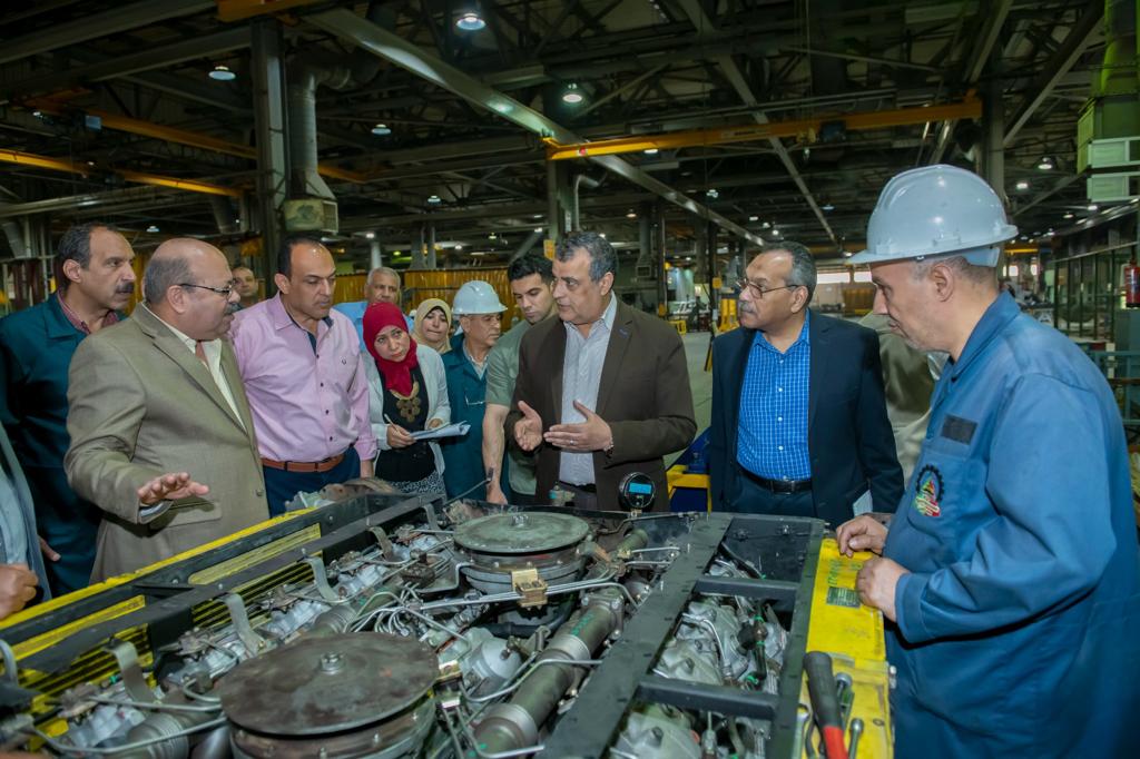 زيارة وزير الدولة للإنتاج الحربي لمصنع 200 الحربى (2)