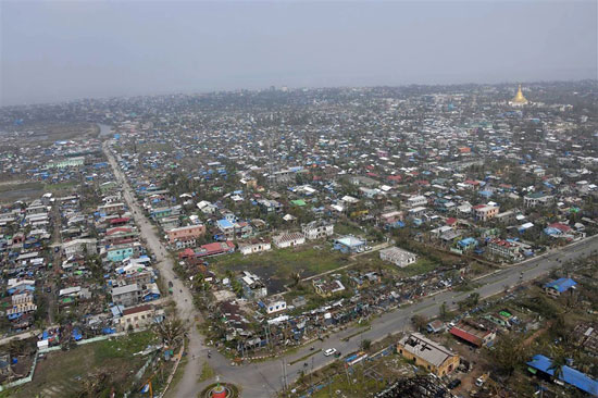 دمار المنازل والمنشات اثر اعصار موكا التى ضرب ميانمار  (4)