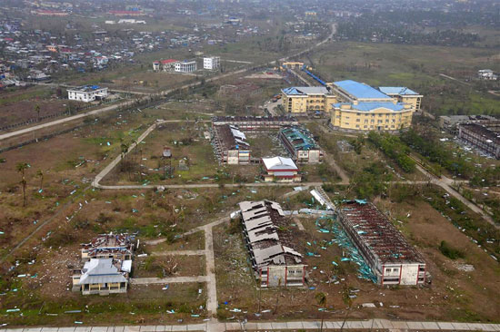 دمار المنازل والمنشات اثر اعصار موكا التى ضرب ميانمار  (1)