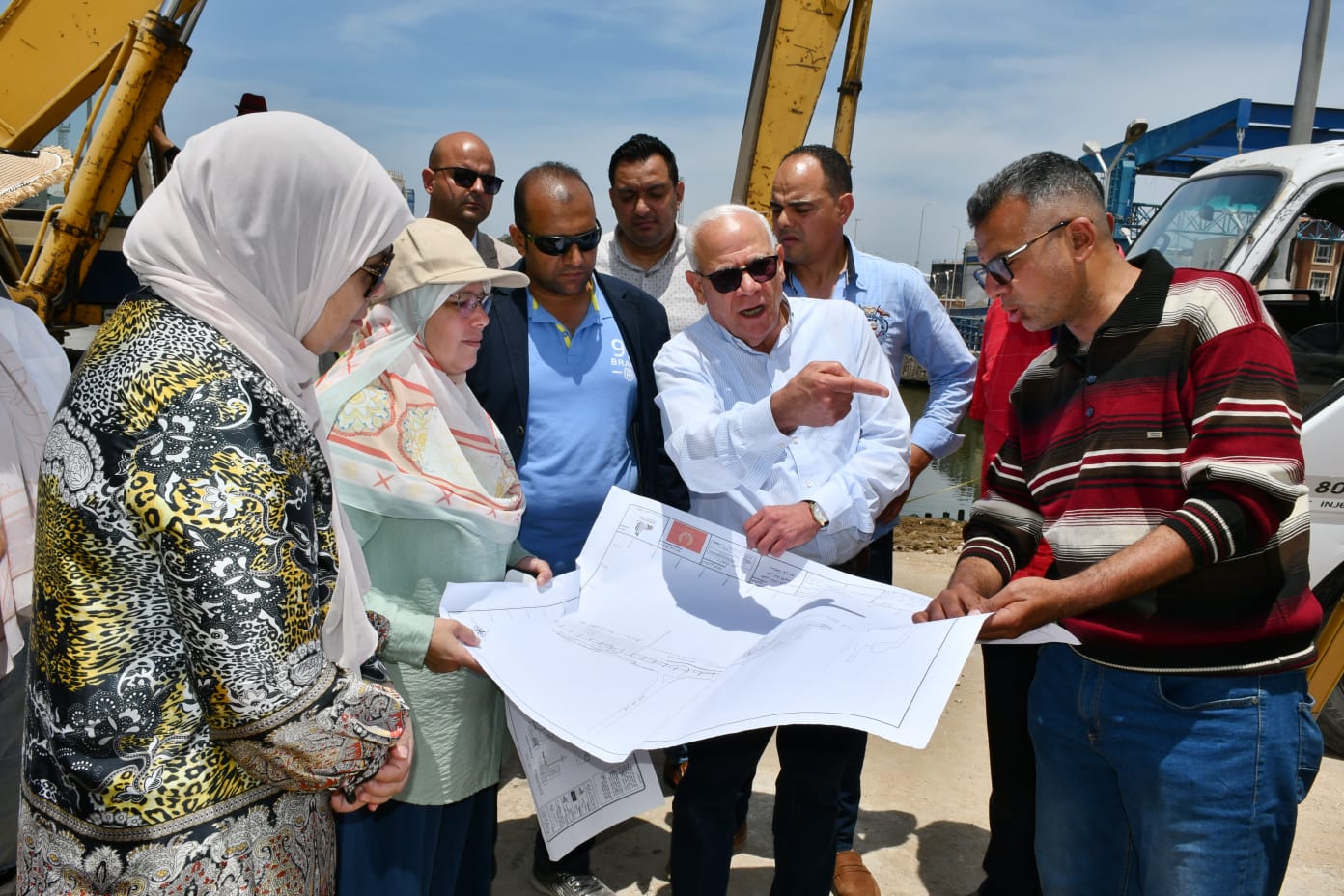 محافظ بورسعيد يتابع منظومة تطوير الطرق والميادين تزامناً مع المشروعات القومية