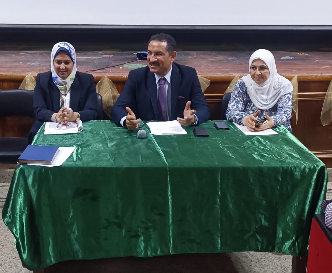 اجتماع مدير التعليم بالقاهرة