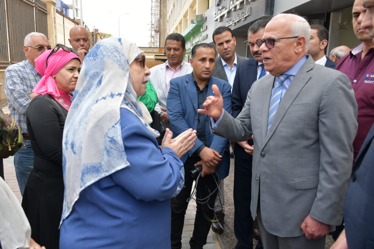 محافظ بورسعيد ولقاء مع المواطنين