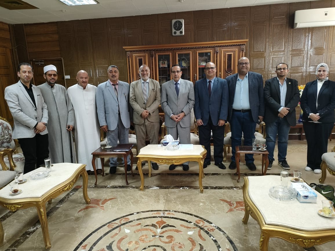 محافظ شمال سيناء يستقبل وفد من جامعة الازهر