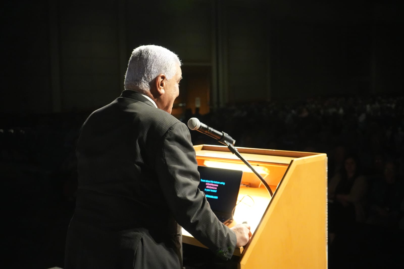 زاهي حواس