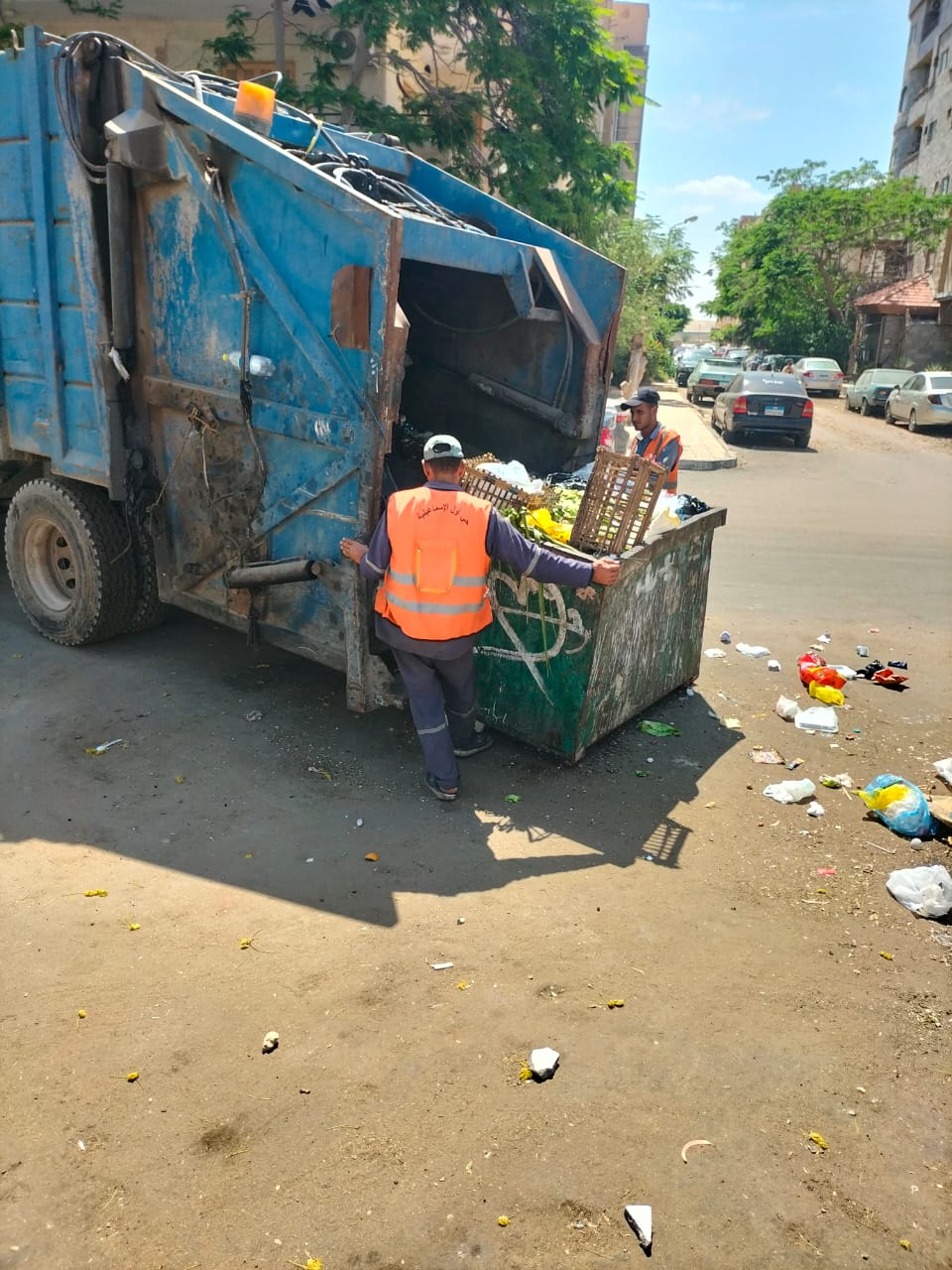  رفع المخلفات والقمامة وتطهير الصناديق (10)