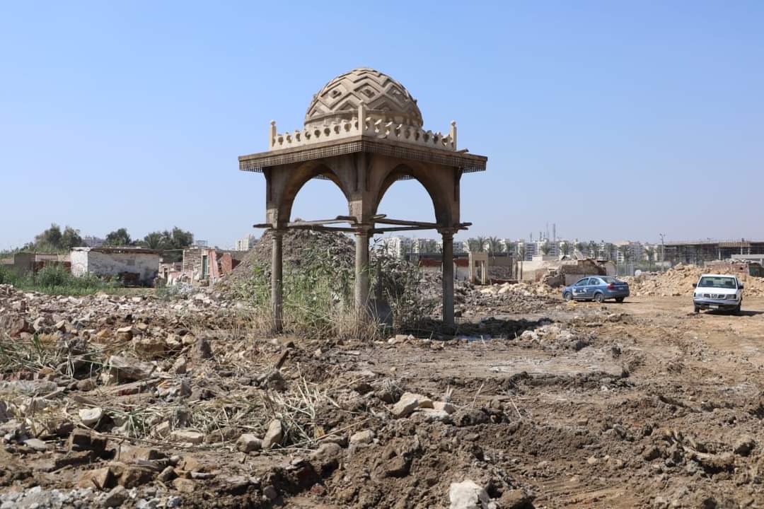 نظافة القاهرة ترفع مخلفات الهدم بمنطقة الأباجية ومقابر مدينة نصر (6)