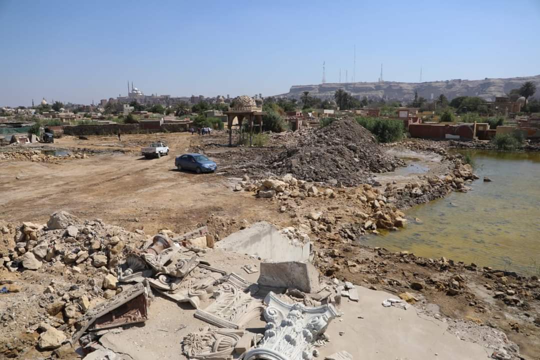 نظافة القاهرة ترفع مخلفات الهدم بمنطقة الأباجية ومقابر مدينة نصر (4)