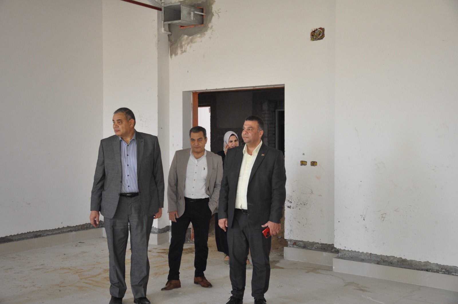 رئيس جامعة كفر الشيخ يتفقد أعمال إنشاءات مبنى العيادات الخارجية