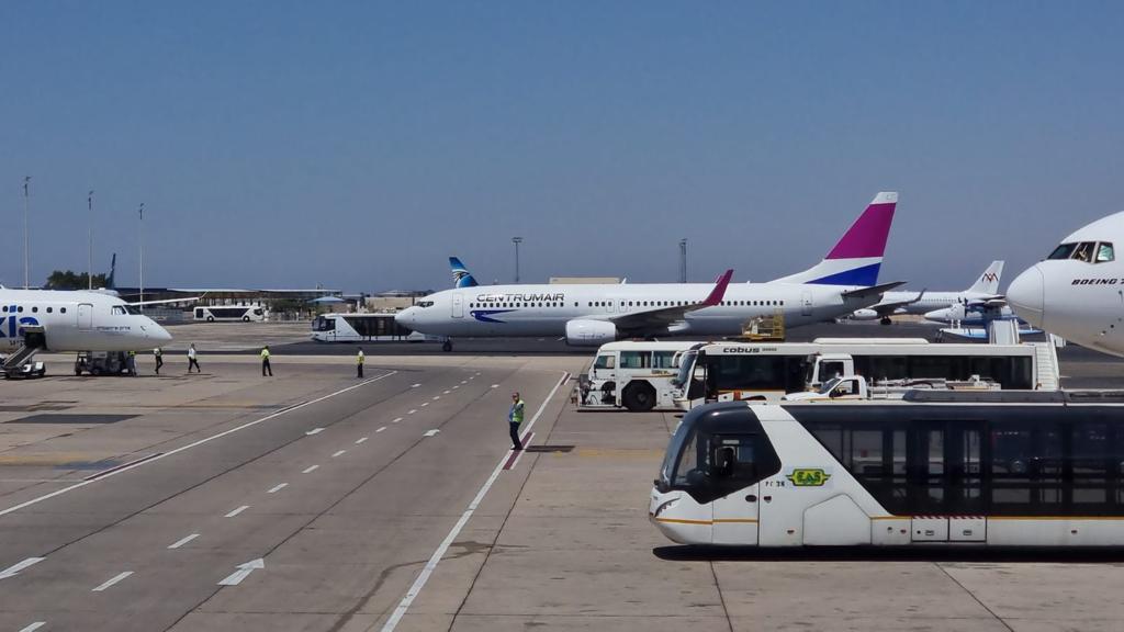 مطار شرم الشيخ يستقبل رحلة قادمة من  طاجيكستان (4)