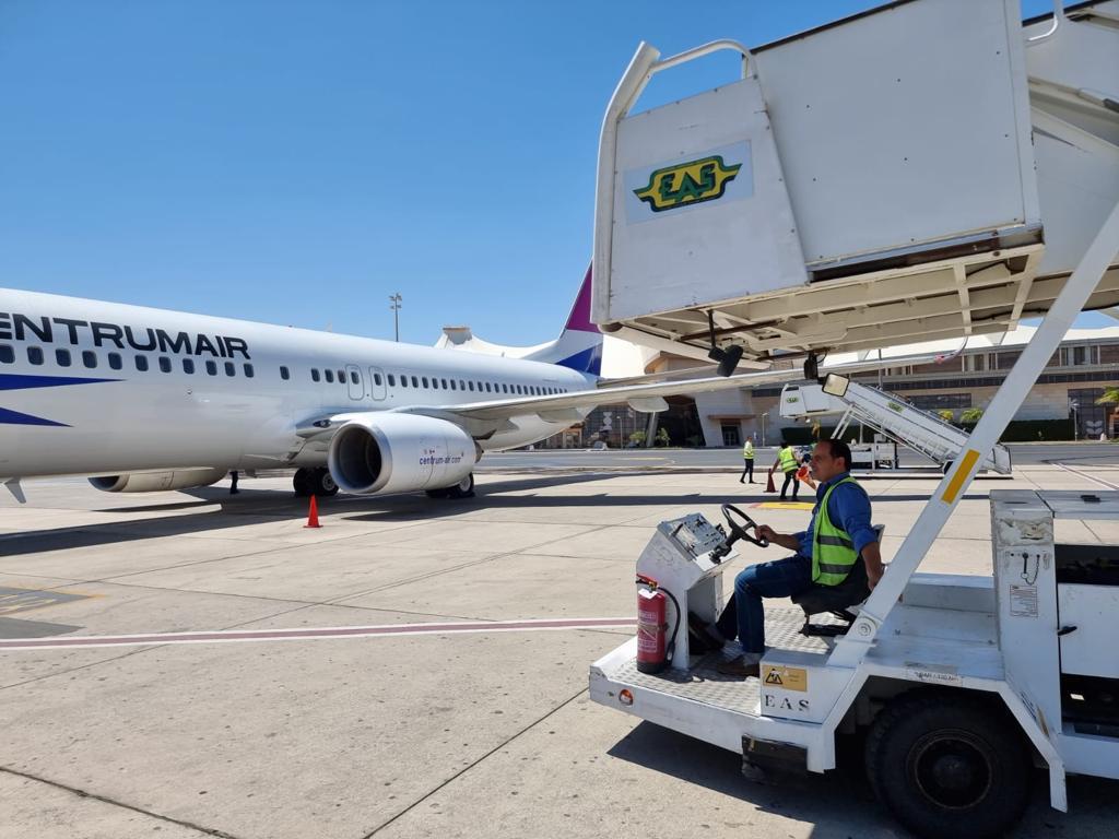 مطار شرم الشيخ يستقبل رحلة قادمة من  طاجيكستان (1)