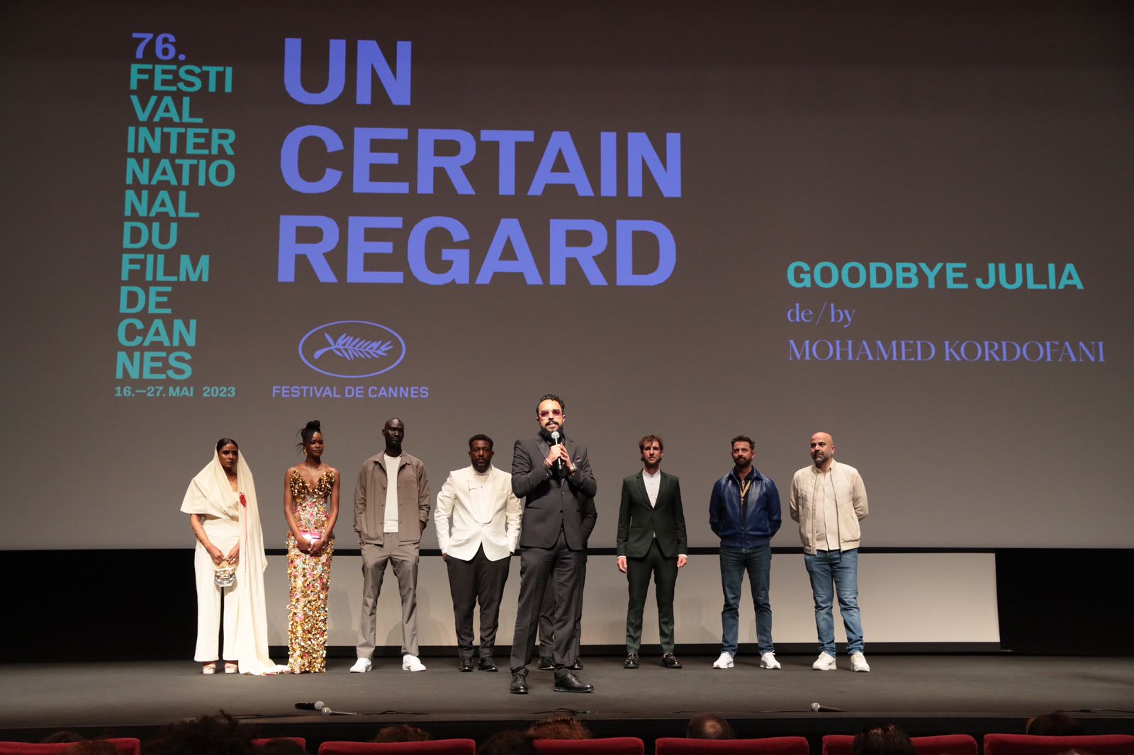جمهور مهرجان كان السينمائي يحتفي بالفيلم السوداني وداعًا جوليا في عرضه العالمي الأول (3)