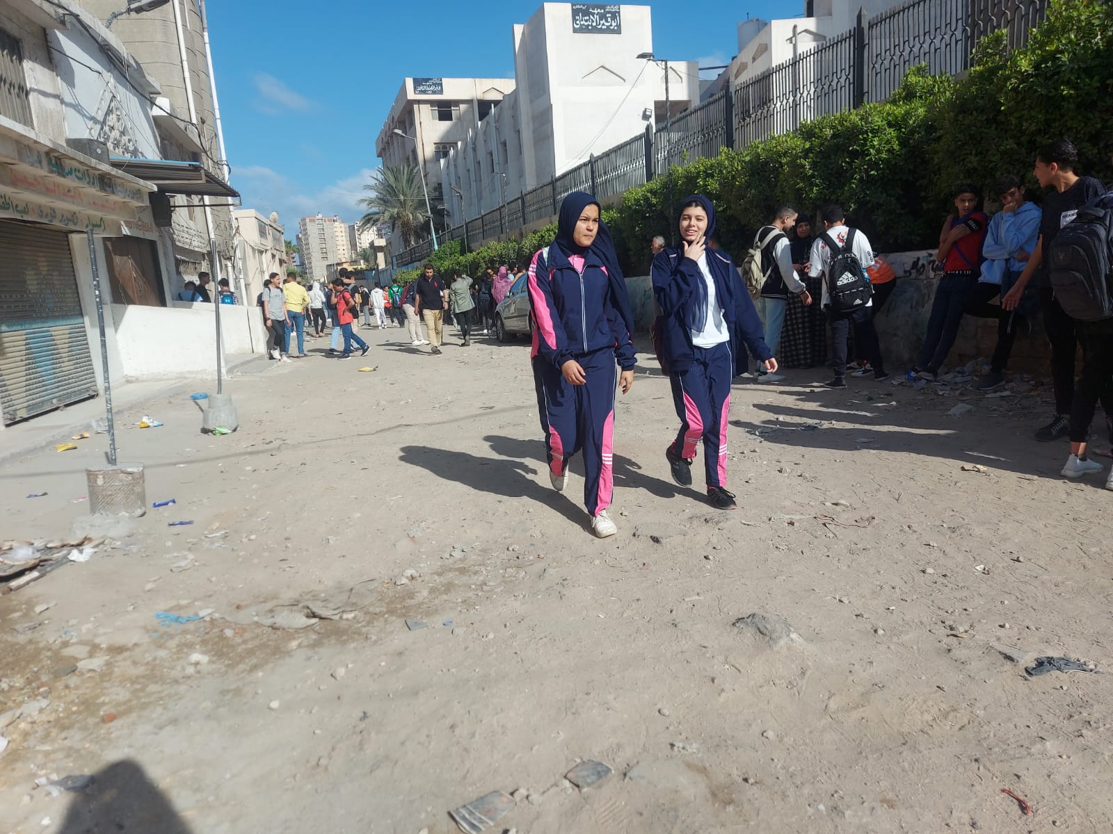 توافد طلاب الشهادة الإعدادية على لجان الامتحان بالإسكندرية (5)