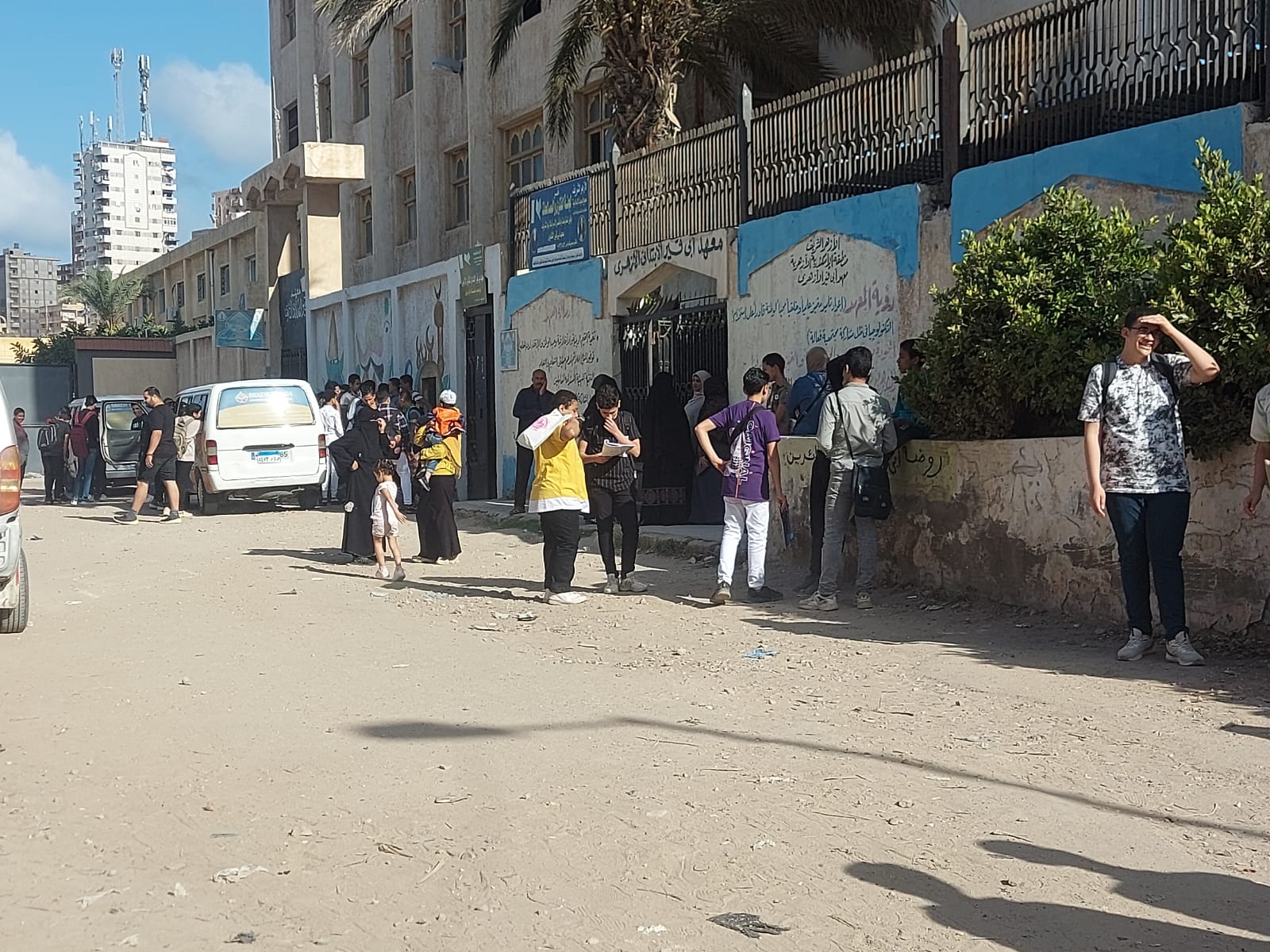 توافد طلاب الشهادة الإعدادية على لجان الامتحان بالإسكندرية (2)