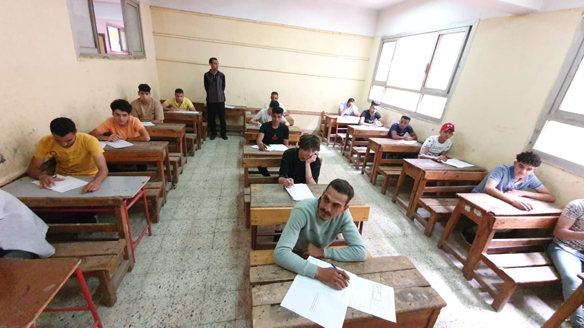 طلاب الغربية يؤدون الإمتحانات اليوم (2)