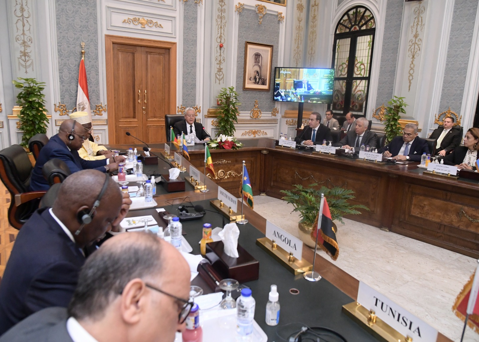 رئيس مجلس النواب يلتقى بسفراء الدول الأفريقية المُعتمدين لدى مصر (1)