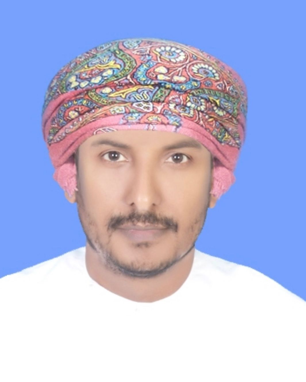 الدكتور أحمد بن سالم باتميره الكاتب والمحلل المختص في الشؤون العربية بسلطنة عمان