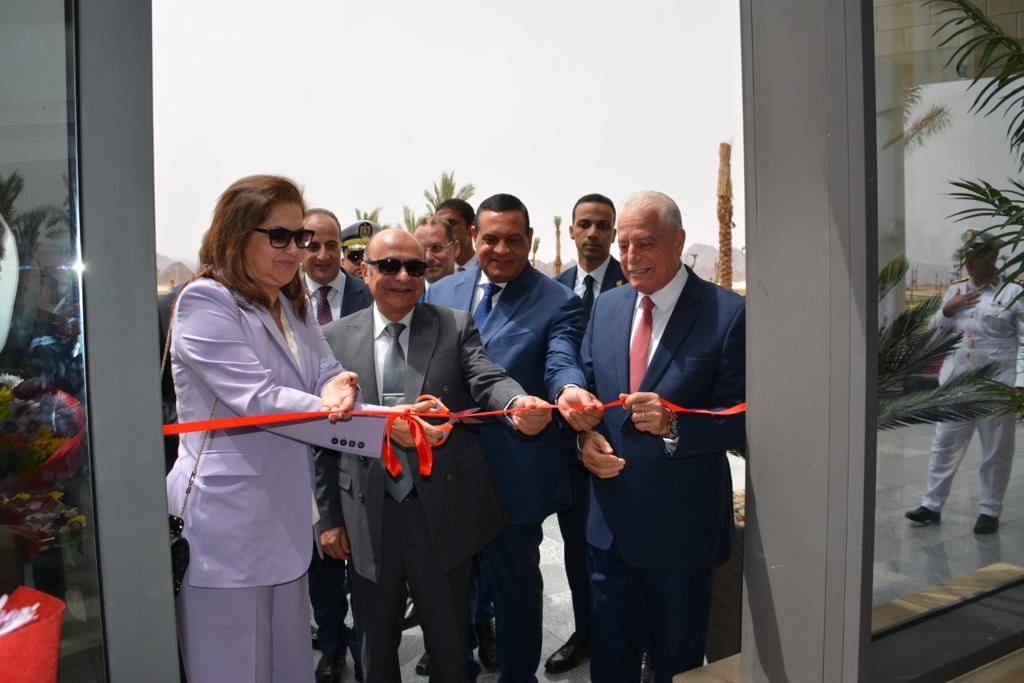 3 وزراء ومحافظ جنوب سيناء يفتتحون المبنى الجديد لمجلس مدينة شرم الشيخ (1)