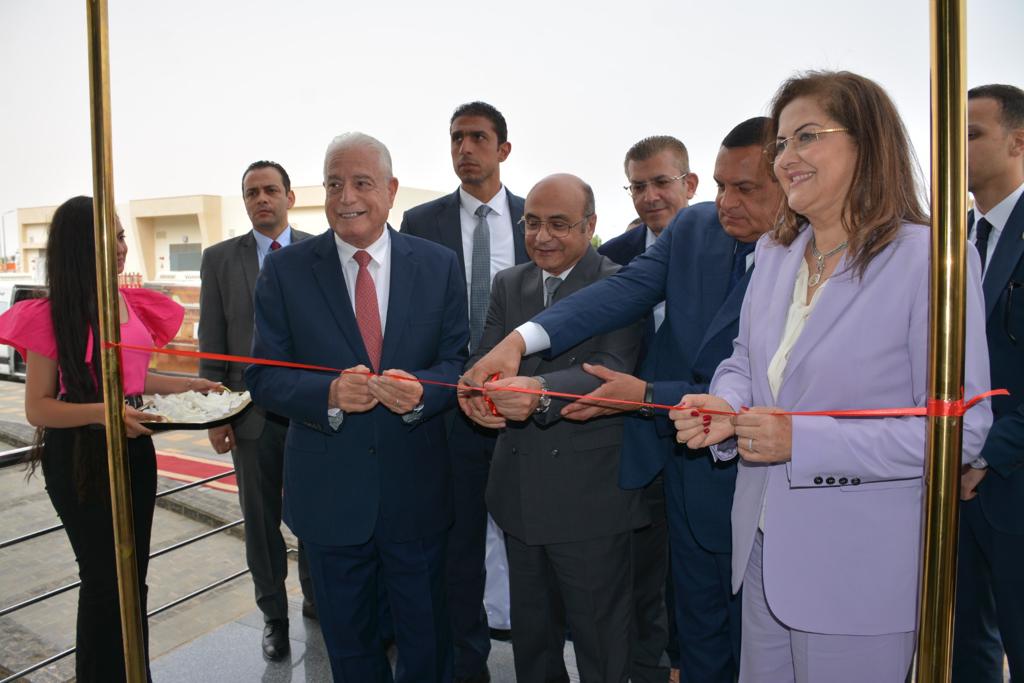 3 وزراء ومحافظ جنوب سيناء يفتتحون المبنى الجديد لمجلس مدينة شرم الشيخ (10)