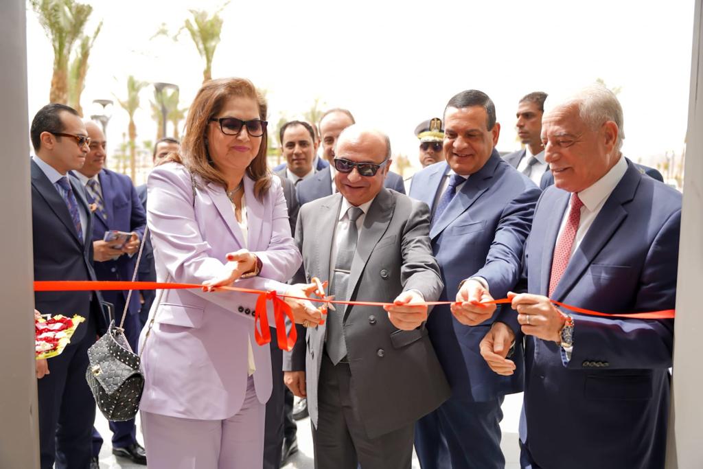 3 وزراء ومحافظ جنوب سيناء يفتتحون المبنى الجديد لمجلس مدينة شرم الشيخ (2)