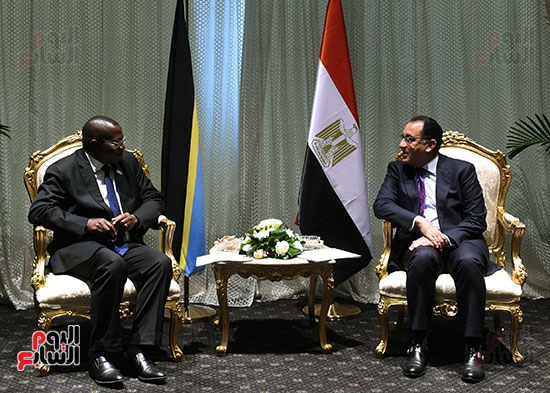 رئيس الوزراء يلتقى نائب رئيسة تنزانيا (4)