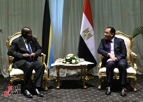 رئيس الوزراء يلتقى نائب رئيسة تنزانيا (5)