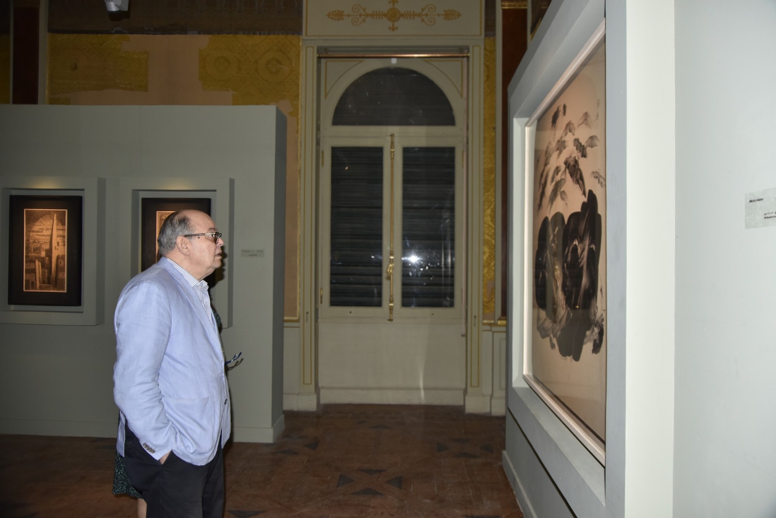 محمد صابر عرب يزور معرض أحمد نوار