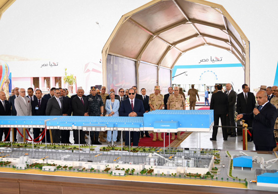 الرئيس السيسي يفتتح مجمع مصانع الكوارتز بالعين السخنة   (4)