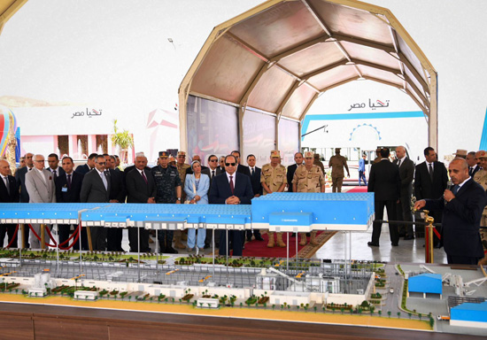 الرئيس السيسي يفتتح مجمع مصانع الكوارتز بالعين السخنة   (19)