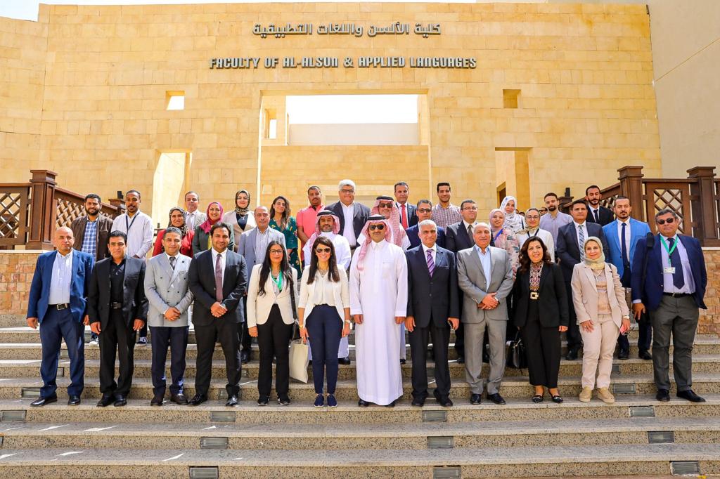 صورة تذكارية لوزيرة التعاون الدولي ومسؤولوا صندوق السعودي في جامعة الملك سلمان