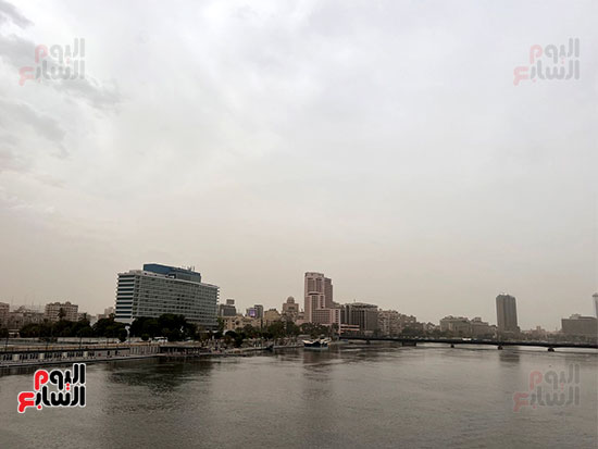 عاصفة ترابية و سحوب كثيفة على انحاء القاهرة (7)