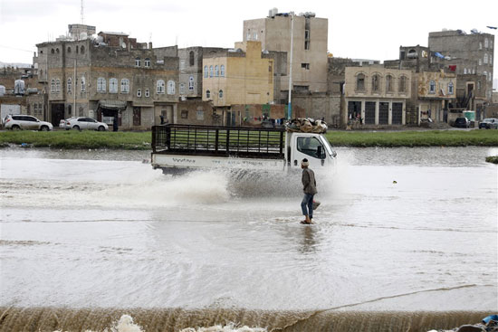 غرق شوارع صنعاء   (7)