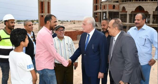 محافظ جنوب سيناء يتفقد الأعمال الإنشائية لمسجد الصديق (2)