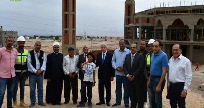 محافظ جنوب سيناء يتفقد الأعمال الإنشائية لمسجد الصديق (1)