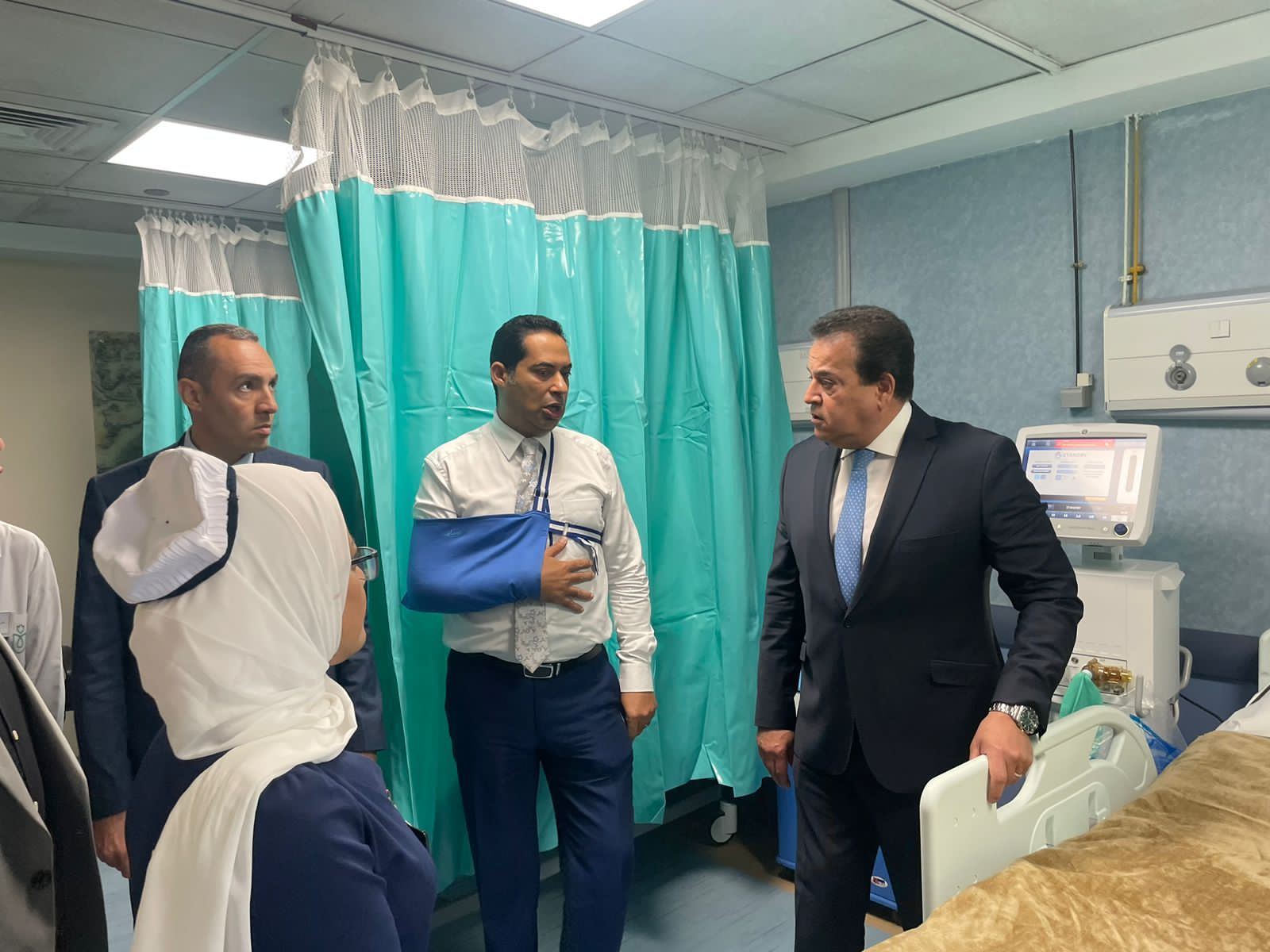 زيارة الوزير لمستشفى شرم الشيخ الدولى