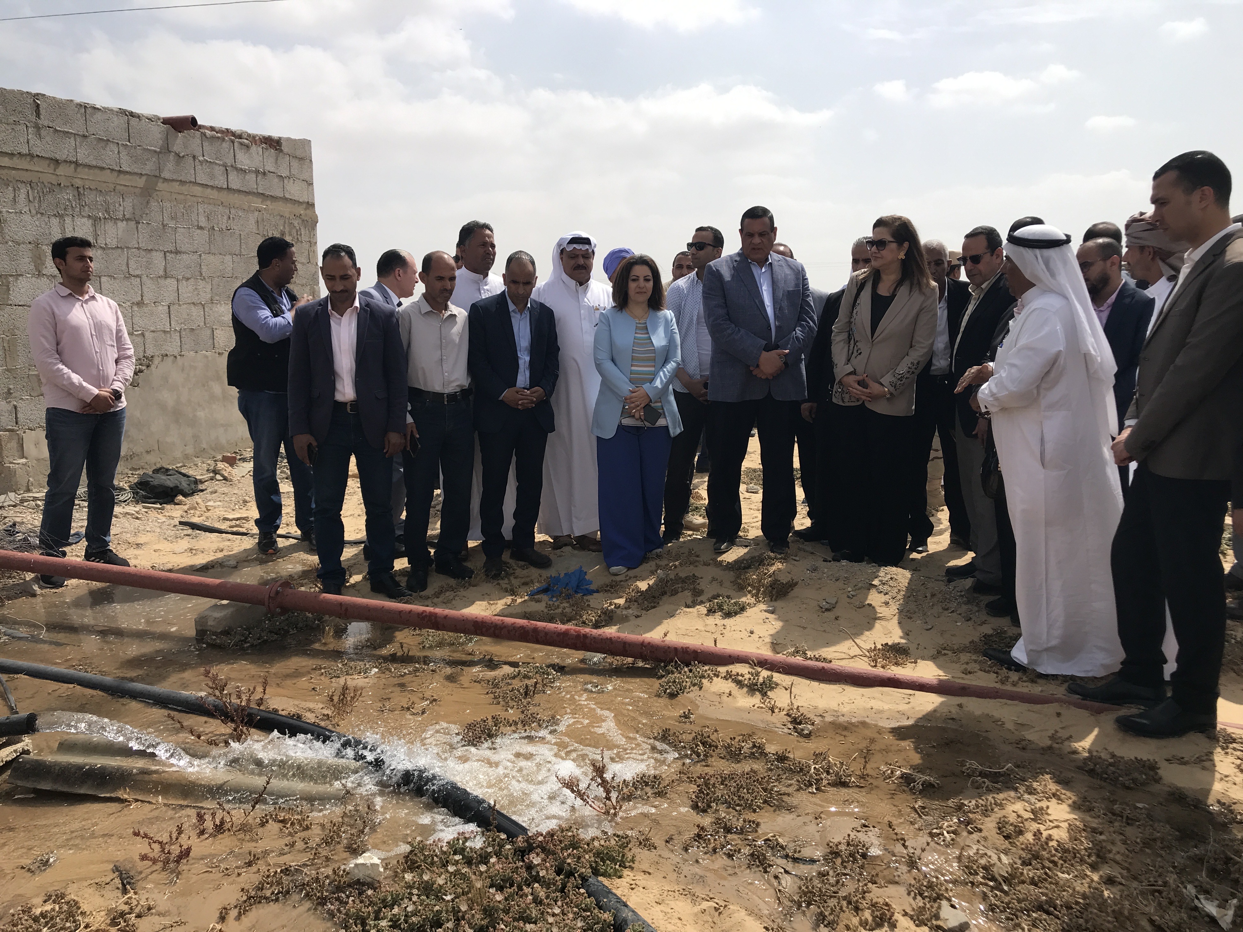 جانب من زيارة وزيرا التنمية المحلية والتخطيط لمدينة الشيخ زويد (1)