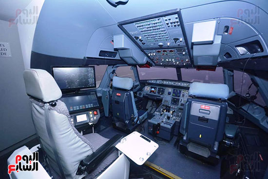 تجربة-طوارئ-افتراضية-لإخلاء-طائرة-داخل-أكاديمية-مصر-للطيران-للتدريب-(4)